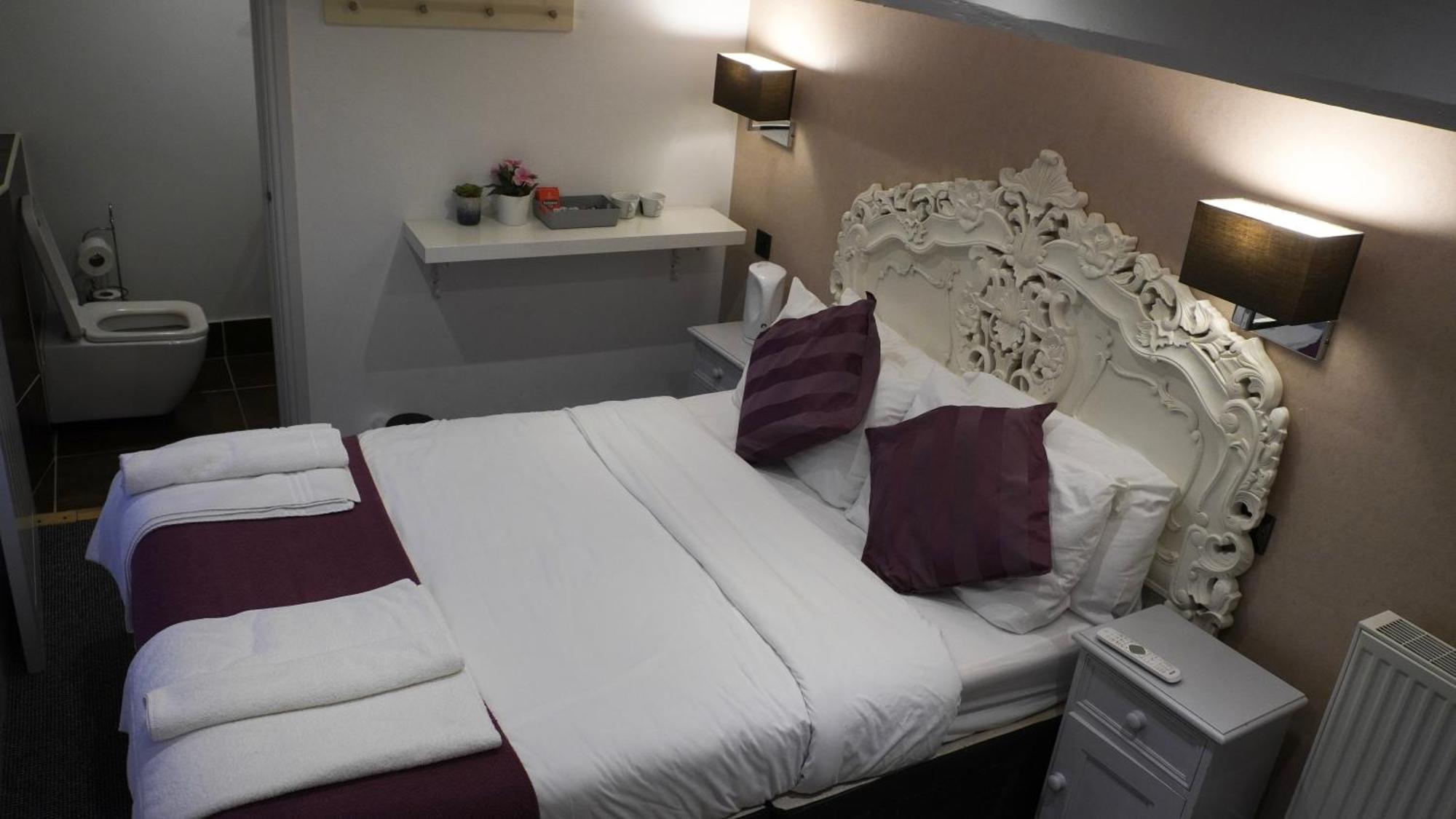 The Bell Shifnal Hotel Luaran gambar