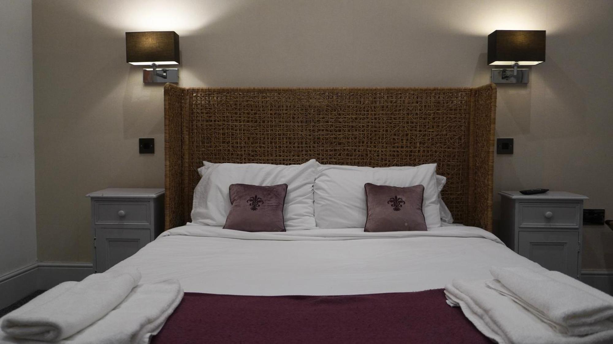 The Bell Shifnal Hotel Luaran gambar